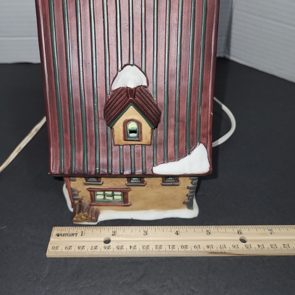 Christmas Village Lighted Bakery Building Working - Picture 6 of 10